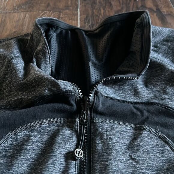 LULULEMON Heather Grey Reversible Jacket Size 12 black on one side grey black - Picture 3 of 13